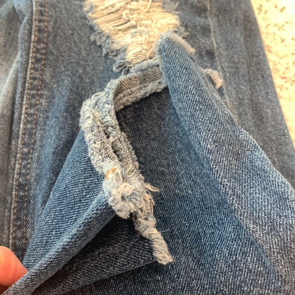 Vanilla Star  Cropped Distressed Jeans Size 7
